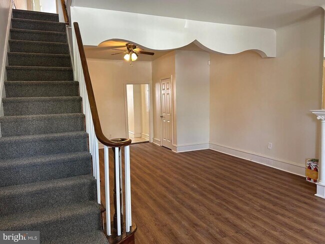 Building Photo - 606 N 55th St