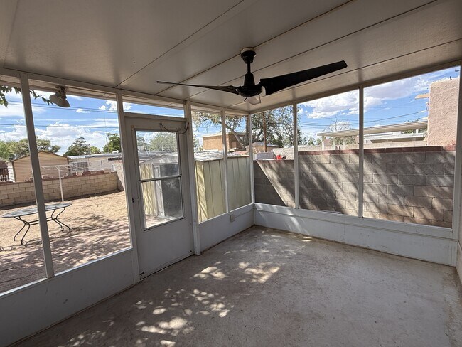 Building Photo - 2729 Bel Air Dr NE