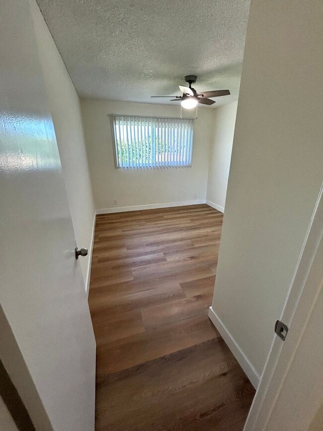 Building Photo - Spacious 4-Bed, 2-Bath Home with a Large Backyard in Prime West Hills!