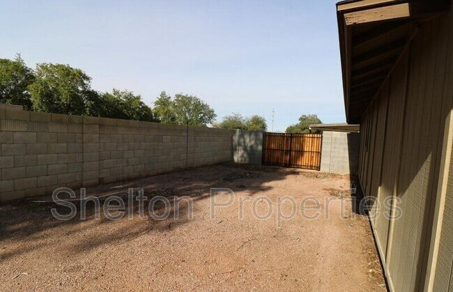 Building Photo - 4523 E Camino Cir