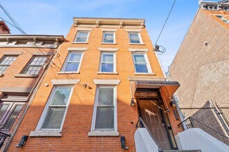 Building Photo - 232 1st St