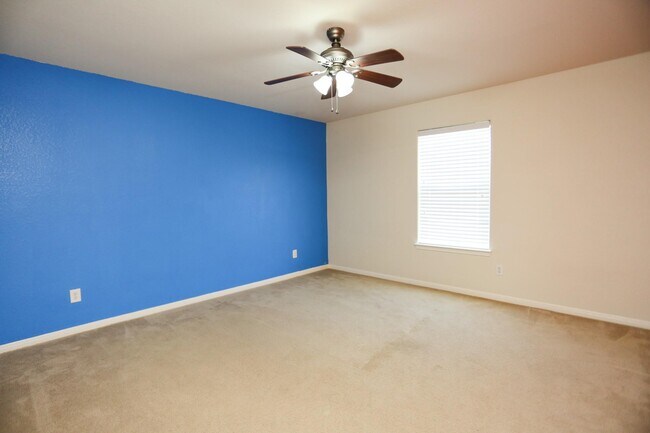 Building Photo - 422 New Hope Ln