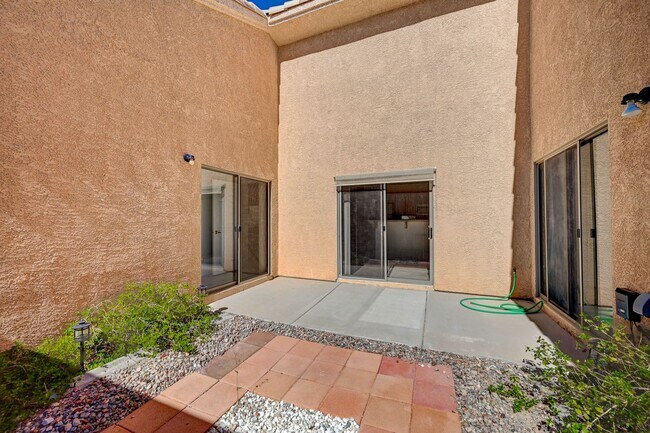 Building Photo - 121 Chatara Way