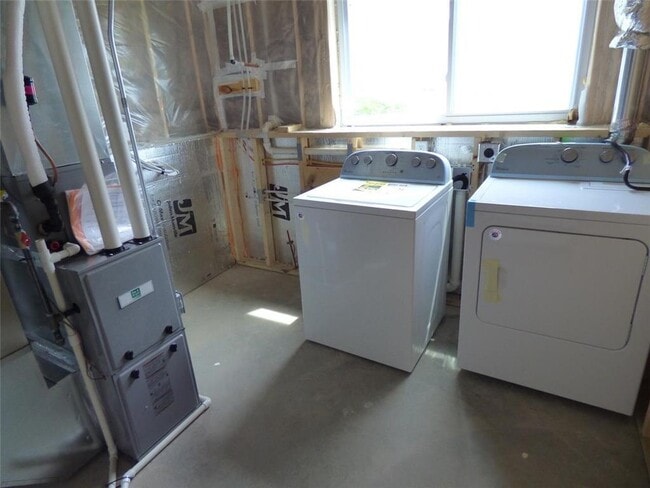 Building Photo - 1025 Pheasant Run