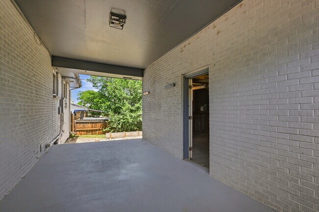 Building Photo - $2,795.95- 4 Bed, 2 Bath Home in Arvada with In-Unit Laundry and Fenced Yard!