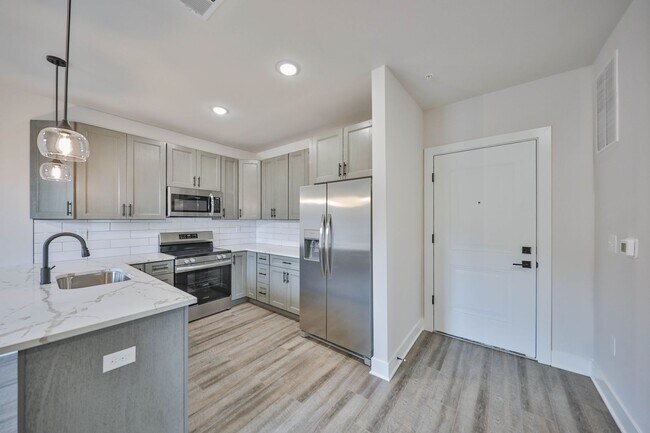 Building Photo - Brand New Luxury unit on Broadway in Bangor!