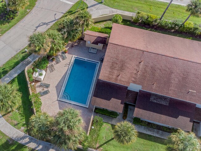 Building Photo - 1903 NE Media Ave