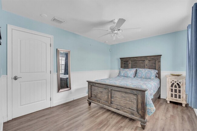 Building Photo - 9860 NW 3rd St