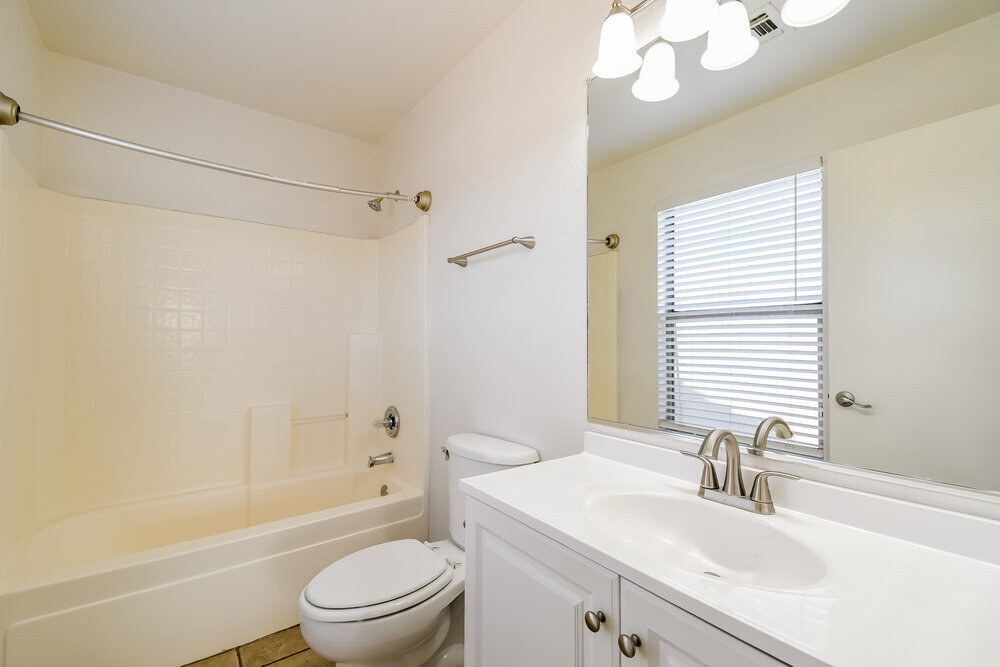 Building Photo - 1080 S Bogle Ct