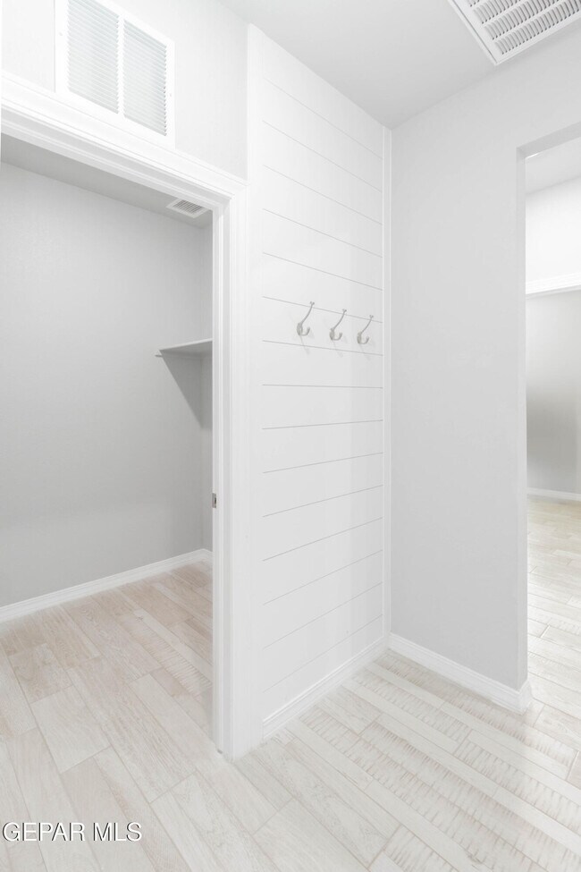 Building Photo - 13821 Madero Dr