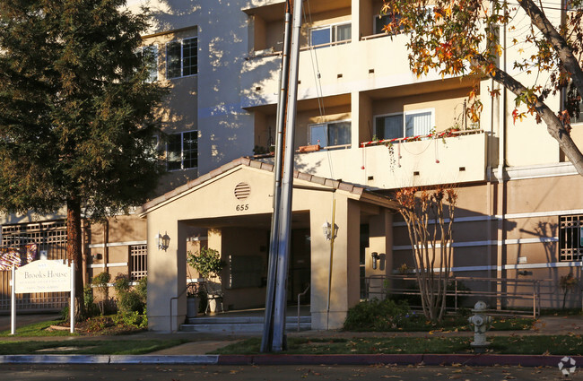 Building Photo - The Brooks House