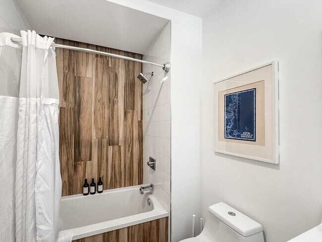 Building Photo - 1240 Cadwallader St