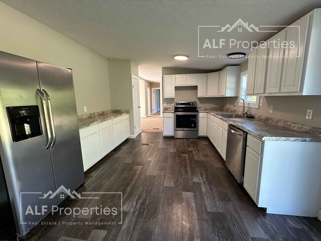 Building Photo - Private 3-Bedroom Home on Hideaway Mountain Road – 1,735 SF