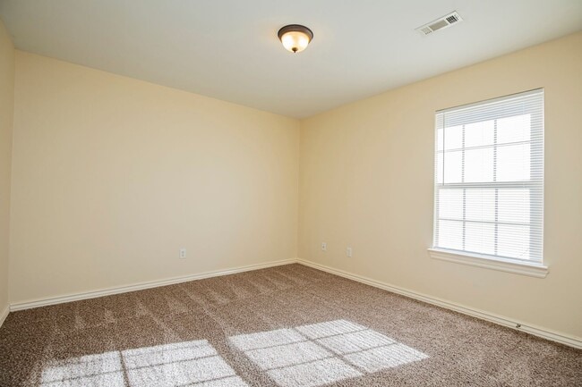 Building Photo - ***541 Tamarron Drive***