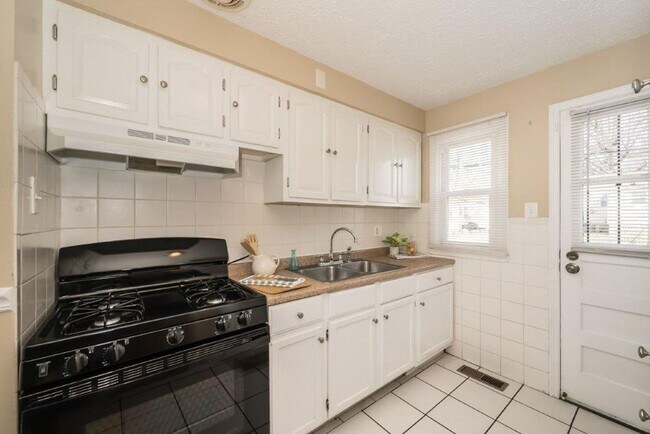 Building Photo - 10546 Anson Dr