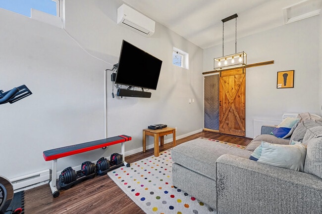 Building Photo - 3030 Monroe St