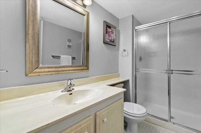 Building Photo - 5420 N Ocean Dr