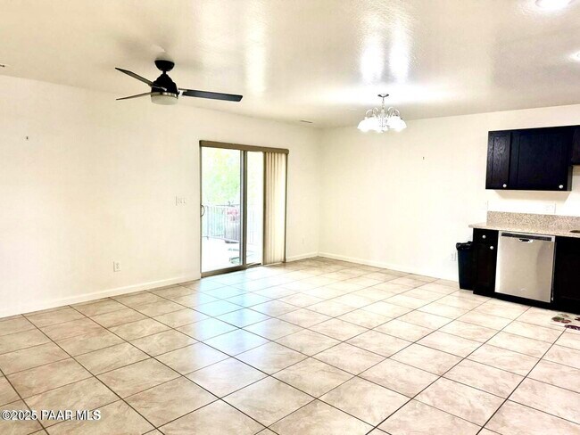 Building Photo - 9545 E Magma Dr