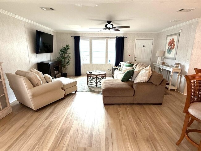 Building Photo - 292 Majorca Rd