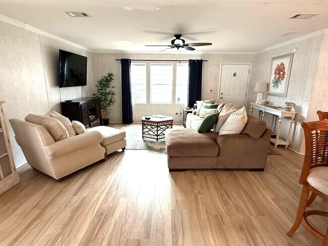 Building Photo - 292 Majorca Rd