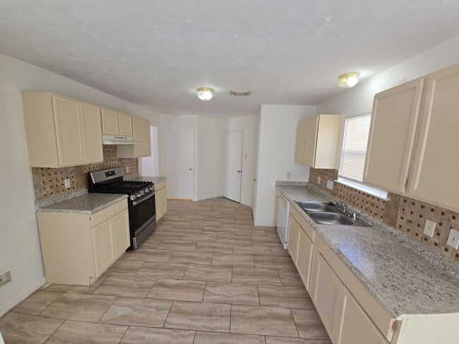 Building Photo - 21802 Westfield Ridge Dr