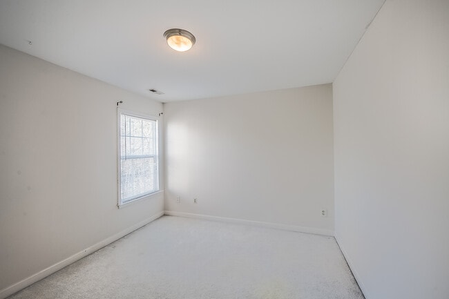 Building Photo - 5713 Catskill Ct