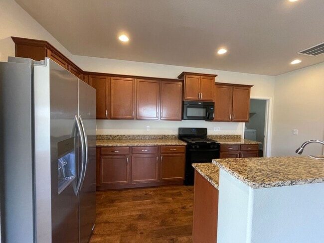 Building Photo - Perfect ranch home in Dacono!