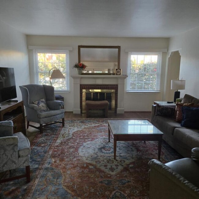 Building Photo - 901 A Ave