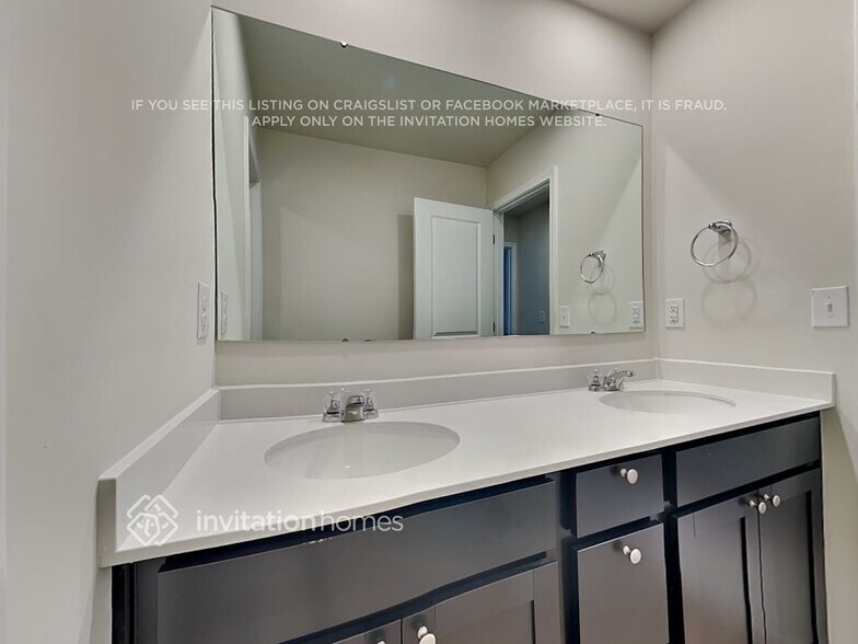 Building Photo - 5200 Spring Breeze Blvd