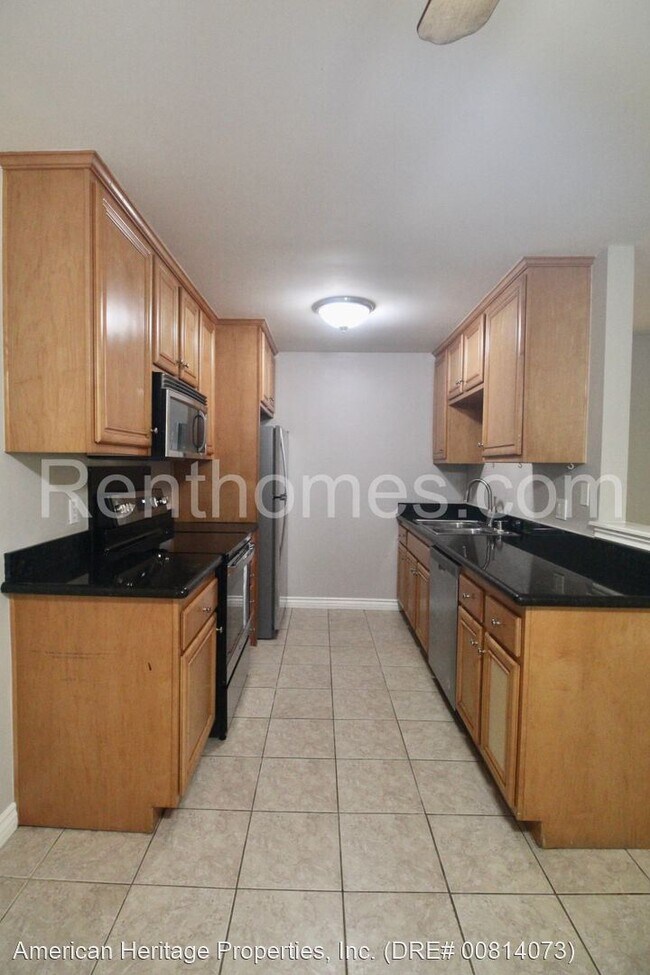 Building Photo - 2 br, 2 bath House - 9929 Erma Road #103