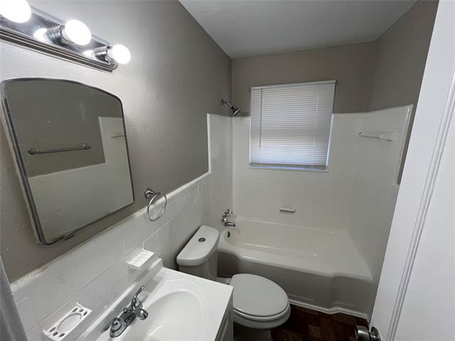 Building Photo - 1319 Hansboro Ave