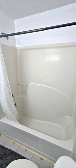 Building Photo - 4000 SW 23rd St