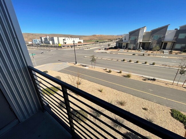 Building Photo - One bedroom one bath - Desert Color