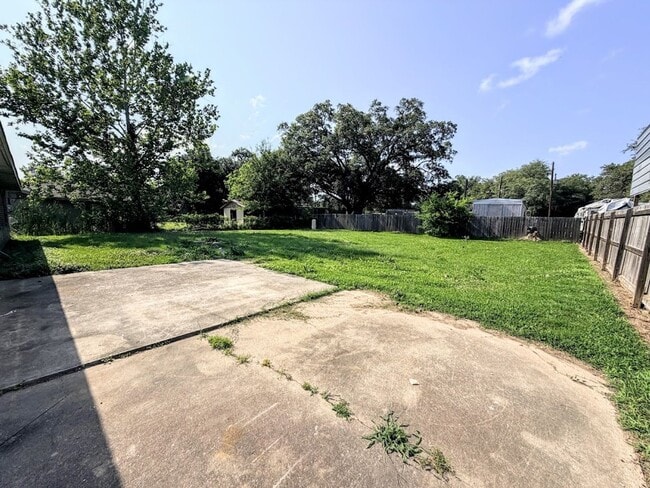 Building Photo - Affordable 3BR Brick Home with Carport