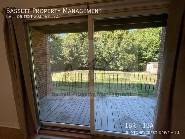 Building Photo - 30 Stoneycrest Dr