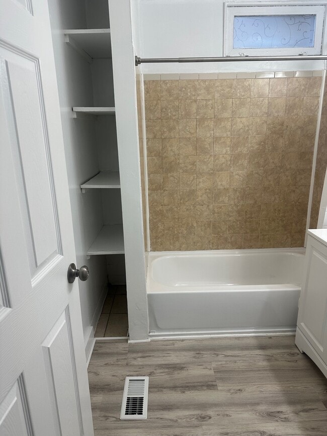 Building Photo - 68 Bellevue St