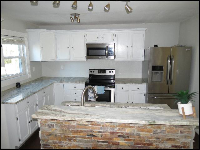 Building Photo - 9216 W 6th St