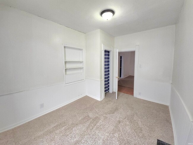 Building Photo - 1302 N Lafountain St