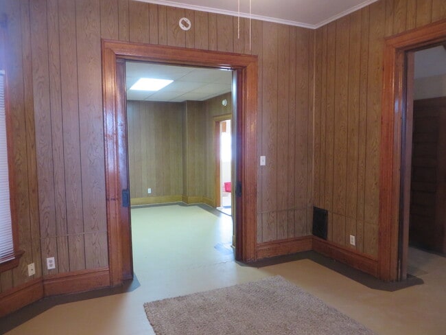 Building Photo - 5 Bedroom Home in the very core of Downtown (West Central, Downtown)