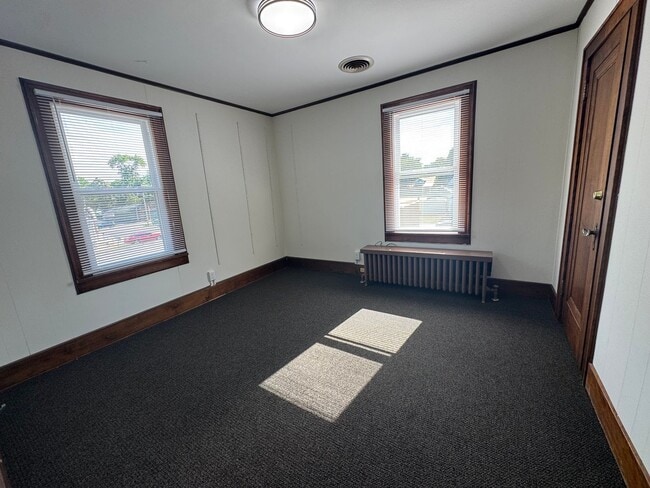 Building Photo - Old Charm, New Shine — Spacious 4 Bed Home...
