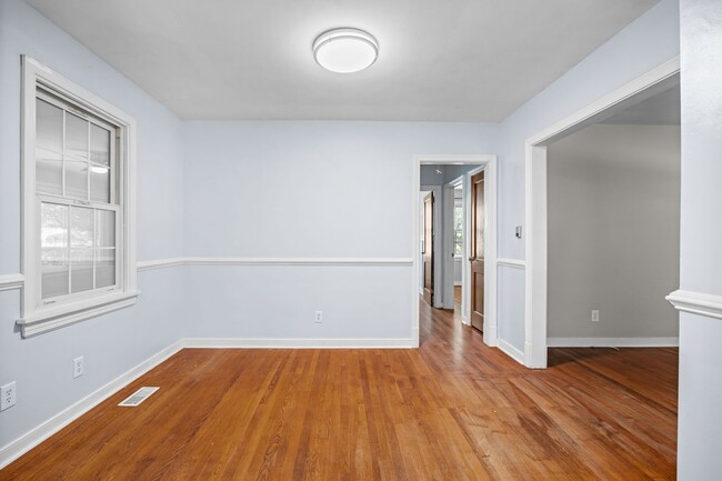 Building Photo - Quaint 2 Bedroom 1 Bath Home in Henrico!!