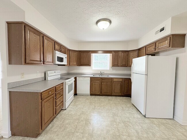 Building Photo - 38 Rosette Ln
