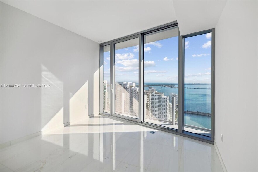 Building Photo - 300 Biscayne Boulevard Way