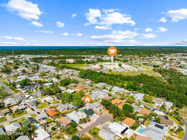 Building Photo - 615 Poinsettia Ct