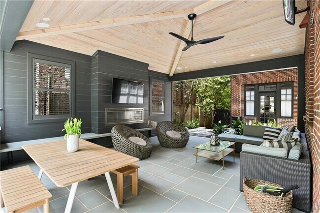 Building Photo - 635 Bonaventure Ave NE