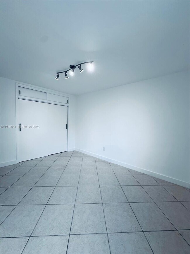 Building Photo - 1150 Euclid Ave