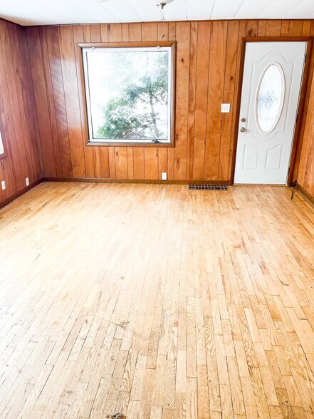 Building Photo - 975 Bryant St SW