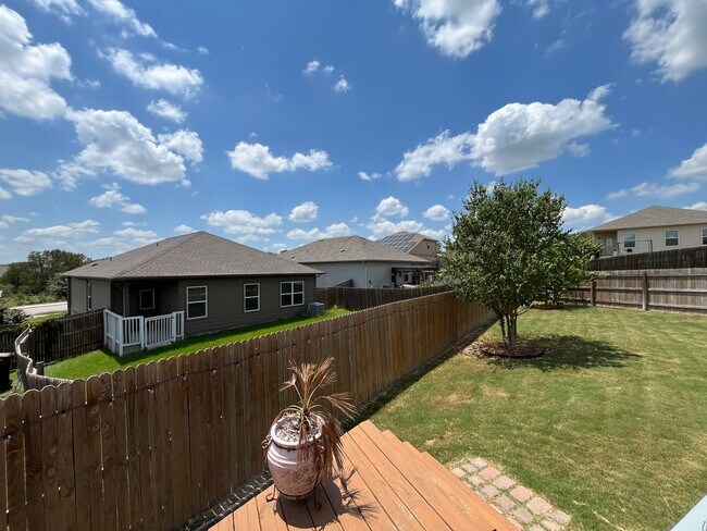 Building Photo - Perfect 3/2.5 - Tall Ceilings and in Immac...