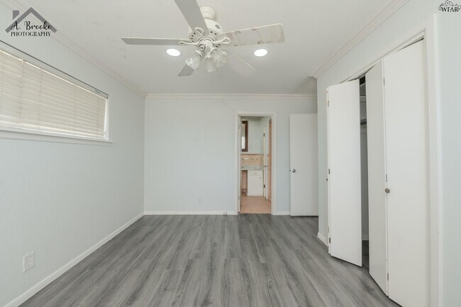 Building Photo - 2725 Devon Rd