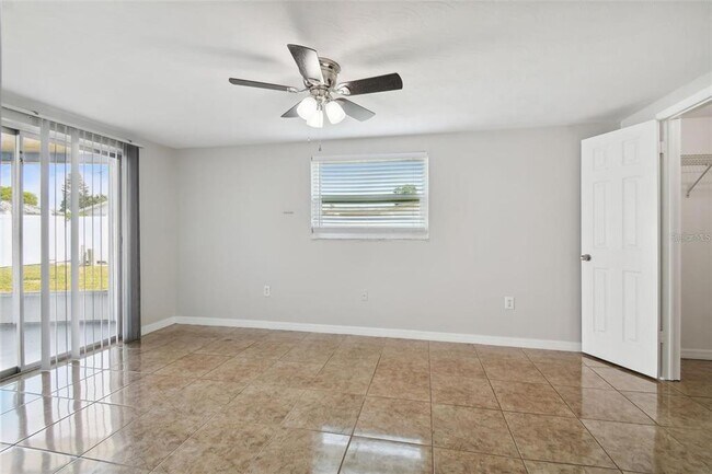 Building Photo - 3600 Umber Rd
